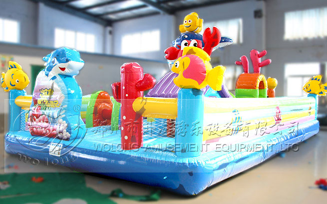 inflatable bouncer with slide