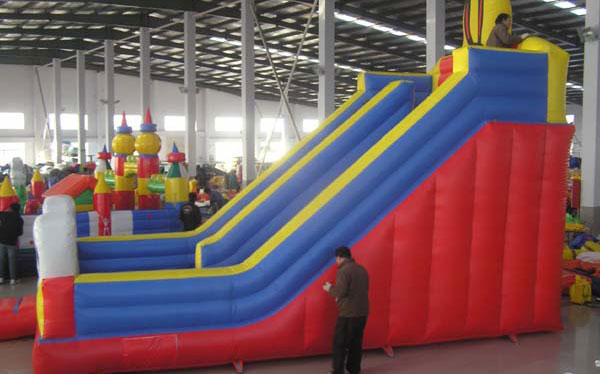 outdoor inflatable slide for kids
