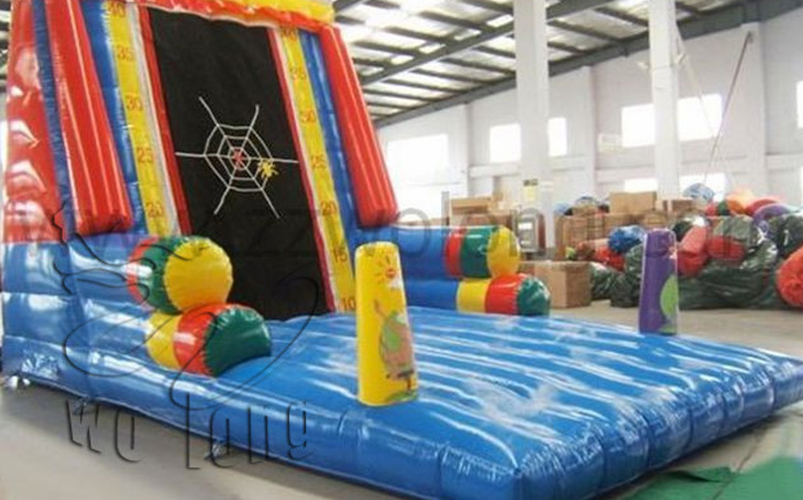 Inflatable spider
