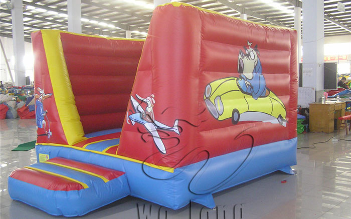 inflatable bouncer castle